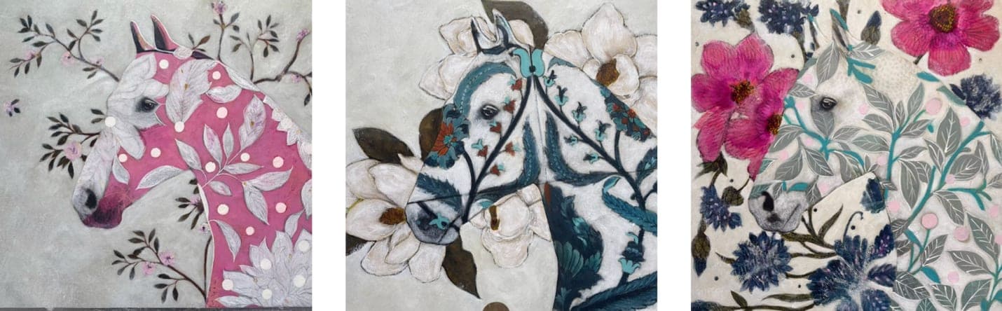Tres pinturas de caballos una junto a otra: un caballo blanco con estampado de hojas rosas y pálidas, un caballo embridado entre magnolias en tonos turquesa y óxido, y un caballo medio oculto tras grandes flores rosas